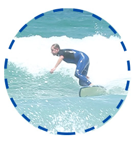 intermediate-surfer-bottom-turn